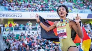 热度拉满！记者：斯洛文尼亚球迷现场观战为东契奇助威